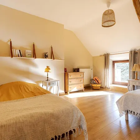 A La Campagne, 30 Min Des Plages Du Morbihan Ferienhaus Pluvigner